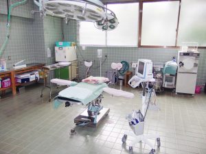 内村産婦人科　手術室